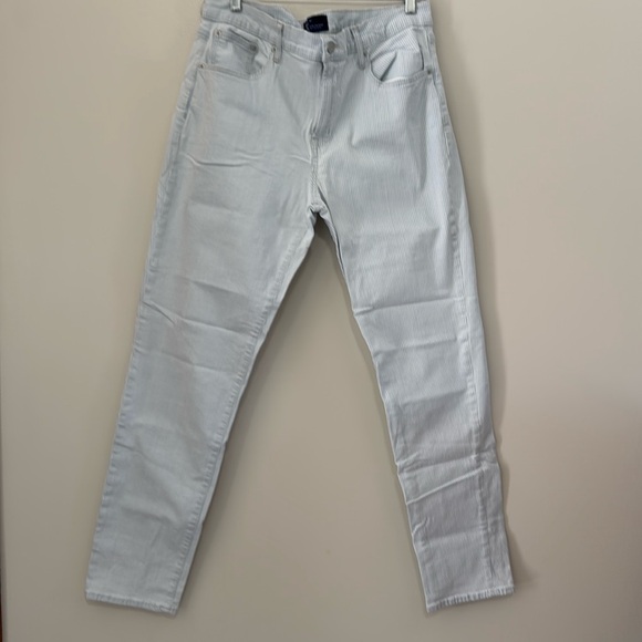 Gap blue & white “girlfriend” pinstripe jean in size 31Tall - Picture 1 of 9